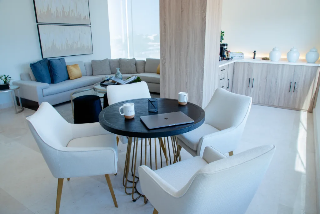 Immediate vs. Delayed Implant Placement: Which Is Best for You? Immediate vs. Delayed Implant Placement: Which Is Best for You?