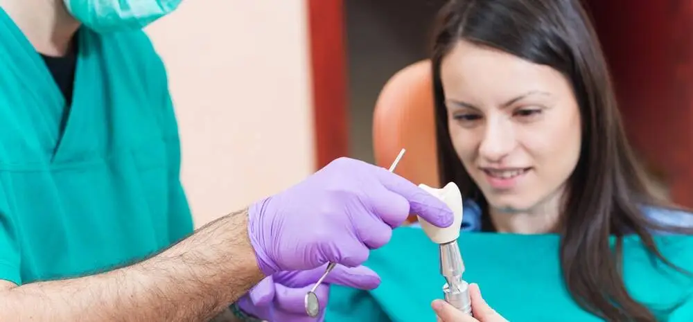 كل ماتحتاج معرفتة عن كيفية زراعة الاسنان بالليزر كيفية زراعة الاسنان بالليزر