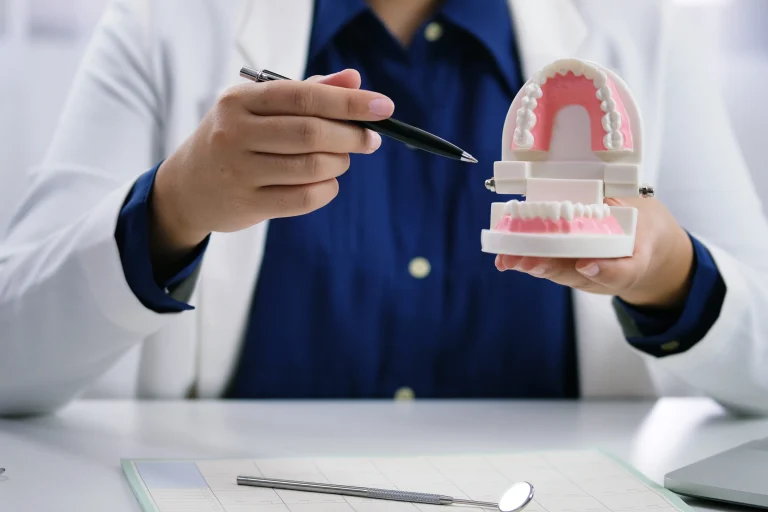 Dental Prosthesis in Jeddah: Fixed & Removable Solutions & Their Lifespan